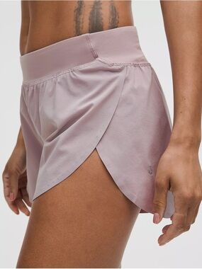 Fast and Free High-Rise Classic-Fit Split Short 3"